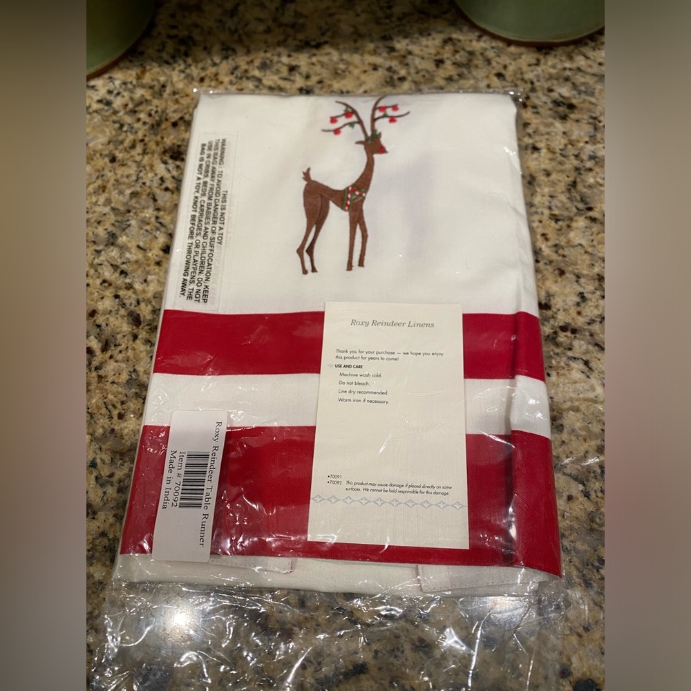 Southern Living at Home Roxy Reindeer Christmas Table Runner 15" X 88" NWT